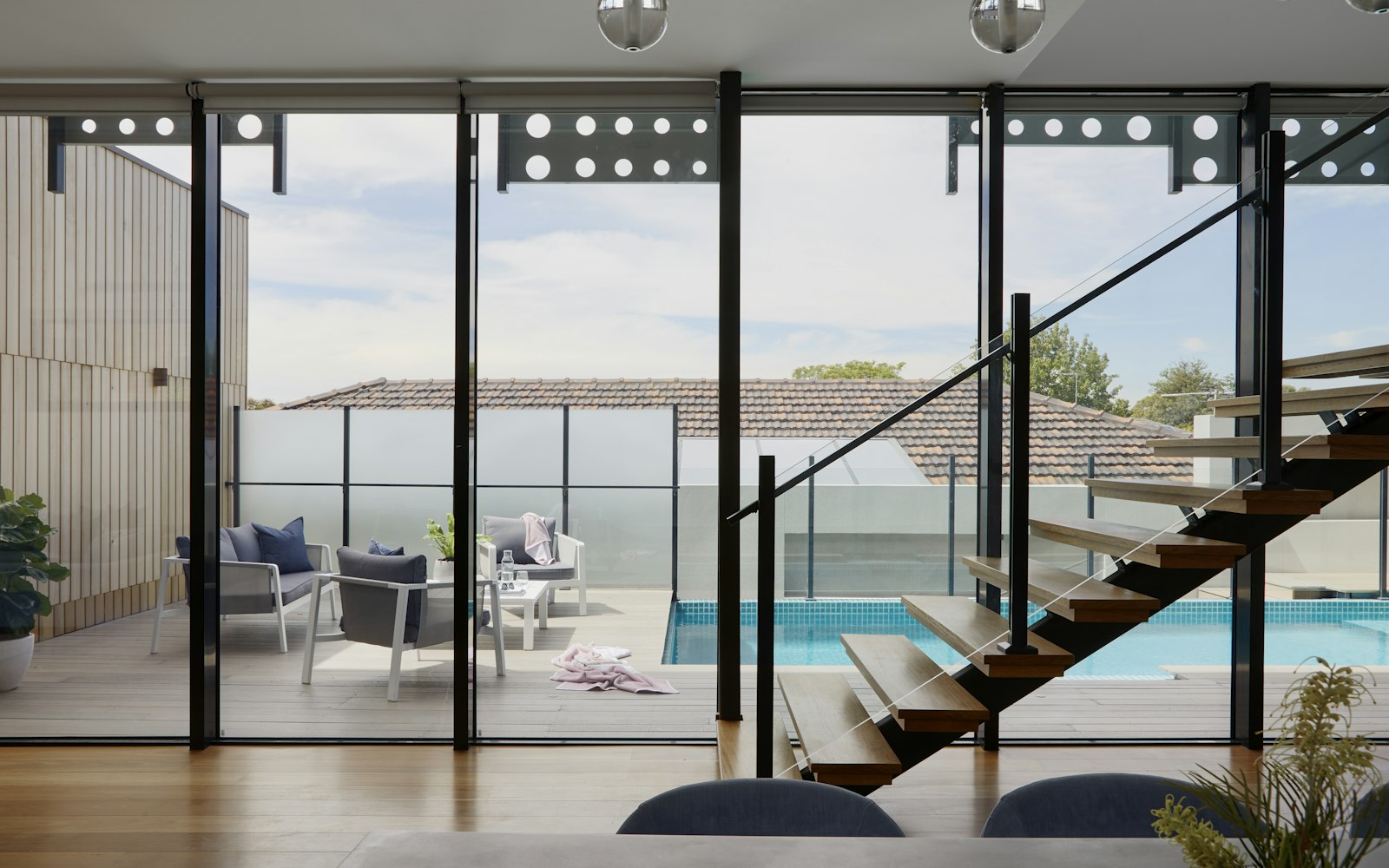 Beachfront Villa in North Obhur 4